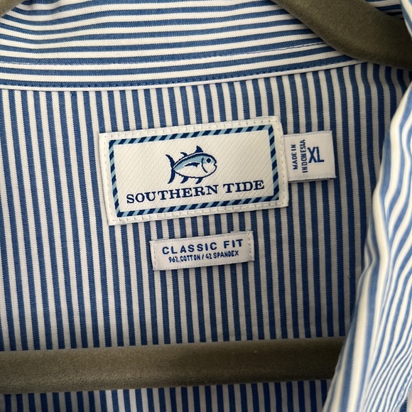 Men’s Southern Tide classic fit button down - Picture 2 of 5